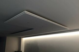 Deckensegel und Lichtvouten mit Schattenfuge